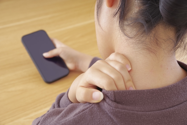 頸椎ヘルニアが長引く原因について